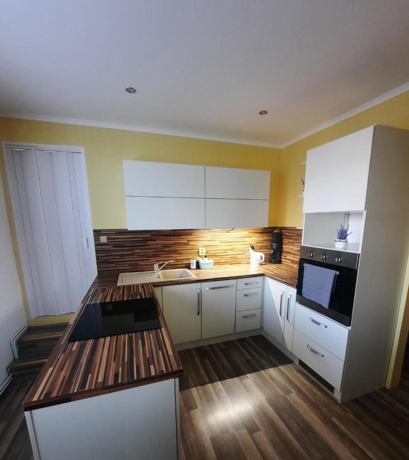 וואלטיצה Apartman Sandra מראה חיצוני תמונה